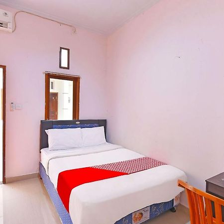 Oyo 91445 Sandat Guest House Denpasar Exteriér fotografie