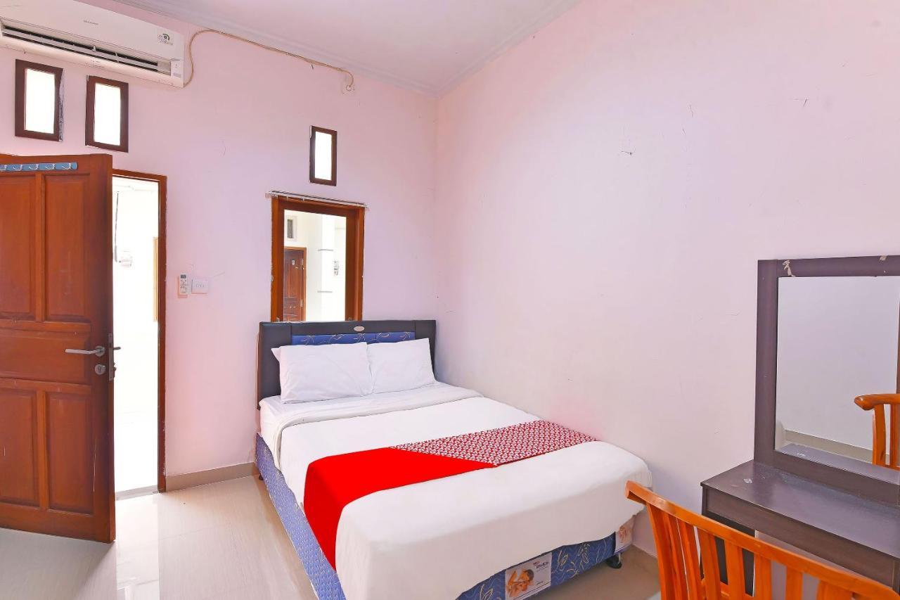Oyo 91445 Sandat Guest House Denpasar Exteriér fotografie
